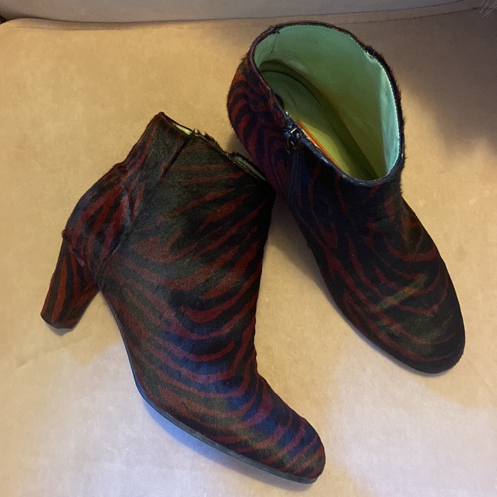 Hester Van Eeghen (Amsterdam) Black/Red Zebra Stripe Pony Hair Booties - Sz 41